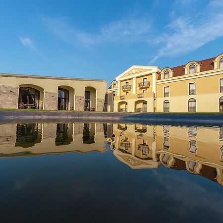 Hotel Cardinal-Domeniile Martinutzi Alba Iulia Exteriör bild