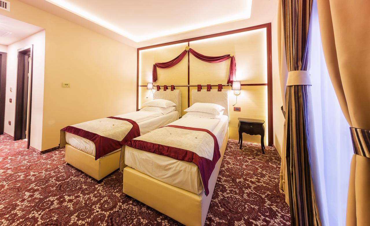 Hotel Cardinal-Domeniile Martinutzi Alba Iulia Exteriör bild