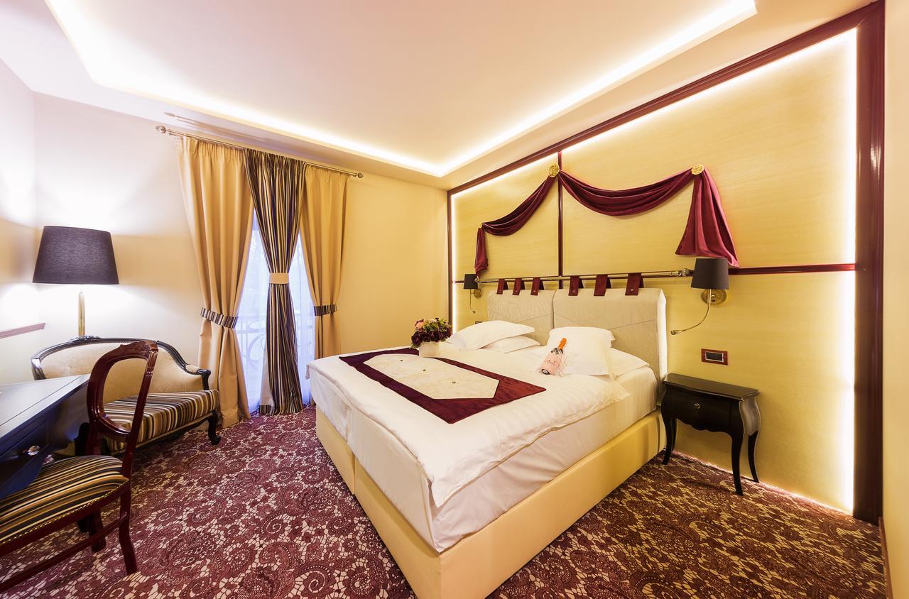Hotel Cardinal-Domeniile Martinutzi Alba Iulia Exteriör bild
