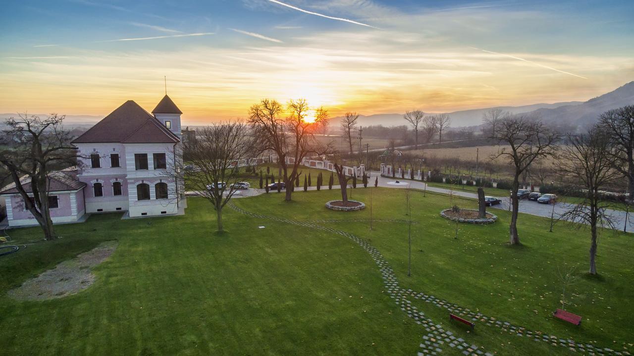Hotel Cardinal-Domeniile Martinutzi Alba Iulia Exteriör bild