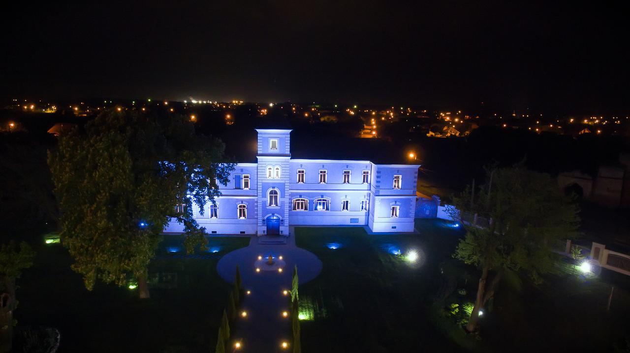 Hotel Cardinal-Domeniile Martinutzi Alba Iulia Exteriör bild
