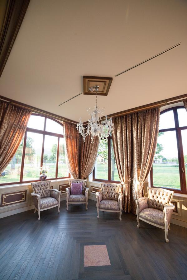 Hotel Cardinal-Domeniile Martinutzi Alba Iulia Exteriör bild