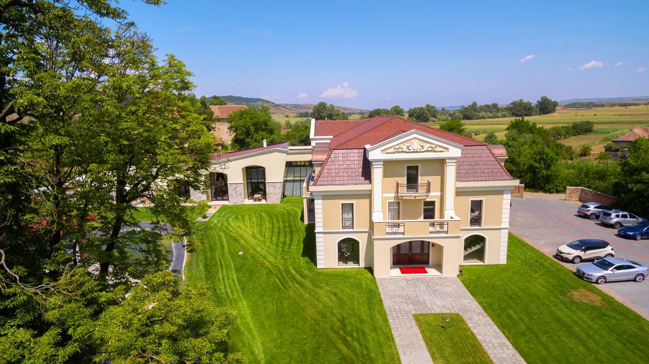 Hotel Cardinal-Domeniile Martinutzi Alba Iulia Exteriör bild