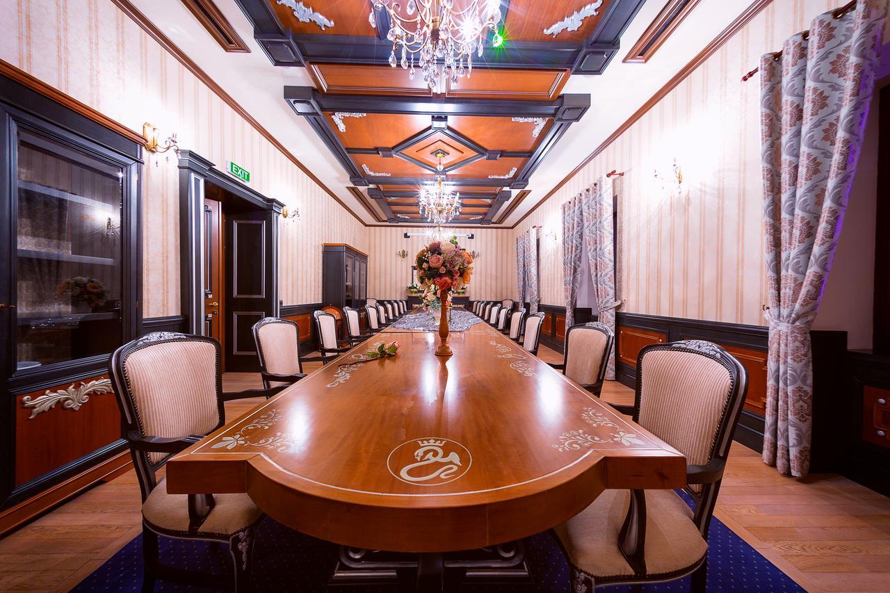 Hotel Cardinal-Domeniile Martinutzi Alba Iulia Exteriör bild